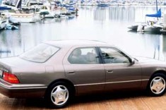1999 Lexus LS 400 Luxury Sdn 