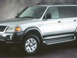 2000 Mitsubishi Montero Sport ES