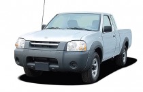 2004 Nissan Frontier 2WD 2004 Nissan Frontier 2WD King Cab I4 Manual Angular Front Exterior View