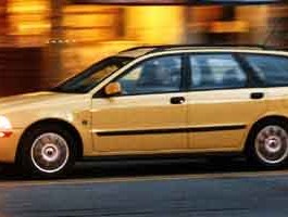2001 Volvo V40 