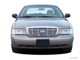 2006 Ford Crown Victoria 4-door Sedan Standard Front Exterior View