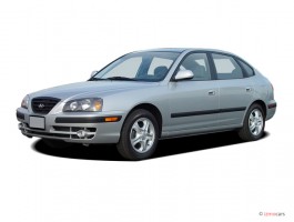 2004 Hyundai Elantra 5dr Sedan GT Manual Angular Front Exterior View