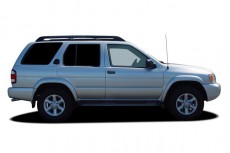 2004 Nissan Pathfinder Armada SE 2WD Side Exterior View