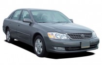 2004 Toyota Avalon 2004 Toyota Avalon 4-door Sedan XLS w/Bucket Seats (Natl) Angular Front Exterior View