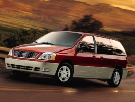 2004 Ford Freestar - front