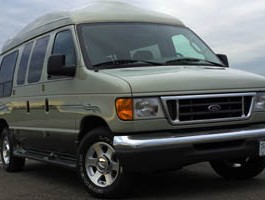 2005 Ford Econoline Wagon XL