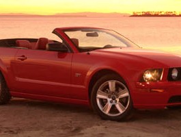 2005 Ford Mustang Deluxe