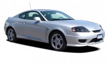 2005 Hyundai Tiburon 2005 Hyundai Tiburon 2-door Coupe GS I4 4-Spd Auto Angular Front Exterior View