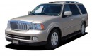 2005 Lincoln Navigator 4-door 4WD Luxury Angular Front Exterior View