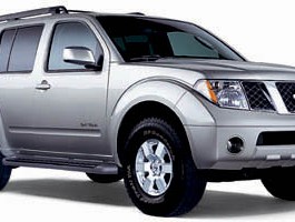 2005 Nissan Pathfinder XE