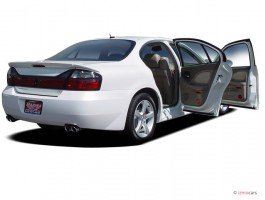 2005 Pontiac Bonneville 4-door Sedan GXP Open Doors