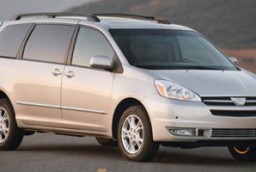 2005 honda odyssey vs toyota sienna #4