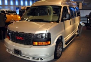 Top 5 Reasons Conversion Vans Are the Perfect Car for Large Families