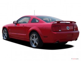 2006 Ford Mustang 2-door Coupe GT Premium Angular Rear Exterior View