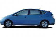 2006 Toyota Prius 5dr HB (Natl) Side Exterior View