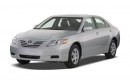 2007 Toyota Camry 4-door Sedan I4 Auto LE (Natl) Angular Front Exterior View