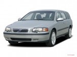 2007 Volvo V70 4-door Wagon 2.4L AT FWD Angular Front Exterior View