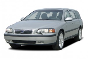 2007 Volvo V70 4-door Wagon 2.4L AT FWD Angular Front Exterior View