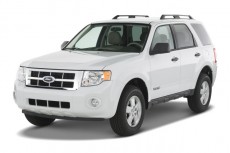 2008 Ford Escape FWD 4-door I4 Auto XLT Angular Front Exterior View