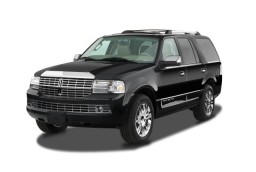 2008 Lincoln Navigator 2WD 4-door Angular Front Exterior View