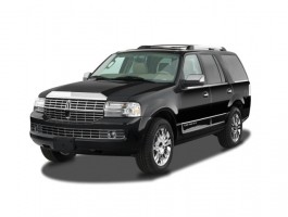 2008 Lincoln Navigator 2WD 4-door Angular Front Exterior View