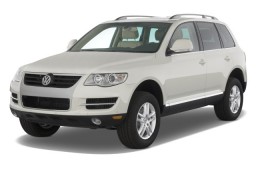 2008 Volkswagen Touareg 4-door V6 Angular Front Exterior View