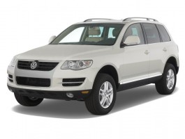 2008 Volkswagen Touareg 4-door V6 Angular Front Exterior View