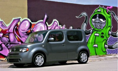 2009 Nissan Cube Photos