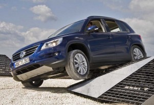Video: IIHS Adds Roof Strength Crash Test Rating 