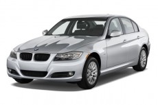 2010 BMW 3-Series 4-door Sedan 328i RWD Angular Front Exterior View