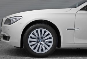 2010 BMW 7-Series Gets xDrive Option And New Twin-Turbodiesel
