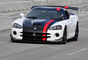2010 Dodge Viper SRT10 ACR sets lap record at Miller Motorsports Park