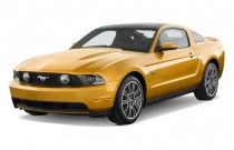 2010 Ford Mustang 2010 Ford Mustang 2-door Coupe GT Premium Angular Front Exterior View