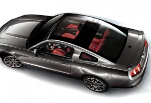 2010 Ford Mustang glass roof