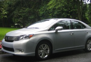 2010 Lexus HS250h Pricing Slots Neatly Above 2010 Toyota Prius
