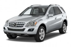 2010 Mercedes-Benz M Class 4MATIC 4-door 3.5L Angular Front Exterior View