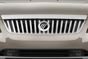 2010 Mercury Milan 4-door Sedan Premier FWD Grille