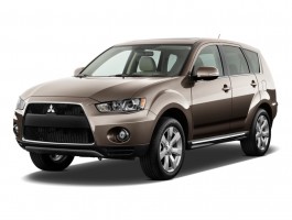 2010 Mitsubishi Outlander AWD 4-door GT Angular Front Exterior View