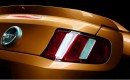 2010 mustang interior teaser 15 001
