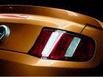 2010 mustang interior teaser 15 001