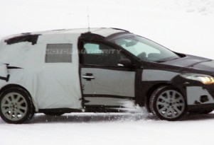 2010 Renault Megane Grandtour Kombi spy shots
