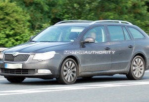 2010 Skoda Superb Kombi spy shot