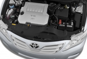 Toyota To Repair V-6 Models For Oil-Leak Issue