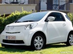 2010 toyota iq motorauthority 007