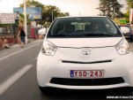 2010 toyota iq motorauthority 011