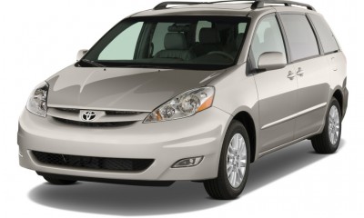 2010 Toyota Sienna Photos