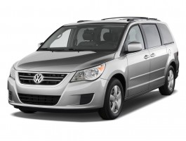 2010 Volkswagen Routan 4-door Wagon SE Angular Front Exterior View