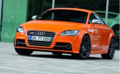 2011 Audi TTS Photos
