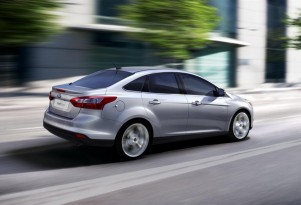 2012 Ford Focus SFE Vs 2012 Chevrolet Cruze Eco: Compact Sedans Compared