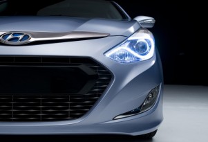 2010 New York Auto Show Preview: 2011 Hyundai Sonata Hybrid Teaser